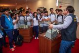 Estudantes do ensino médio participam de visita guiada pelos setores históricos do TRE-AM