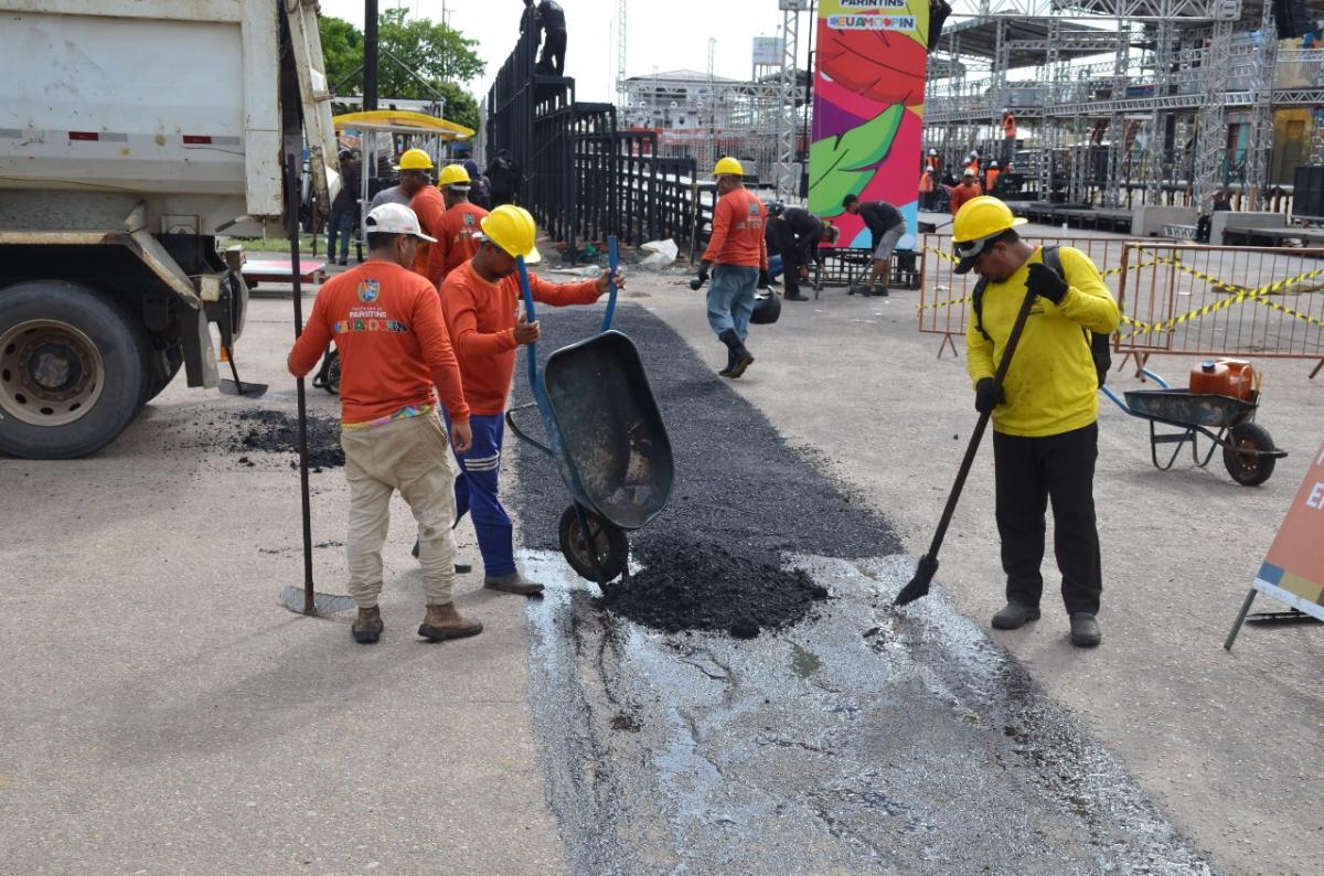 Operação Tapa Buraco: infraestrutura de Parintins se prepara para a festa do Carnailha Operação Tapa Buraco: infraestrutura de Parintins se prepara para a festa do Carnailha