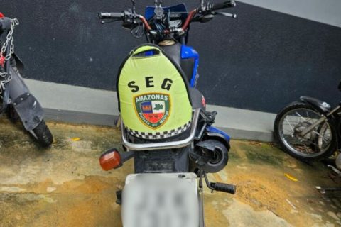 Polícia prende homem com veículo adulterado e captura foragido da Justiça