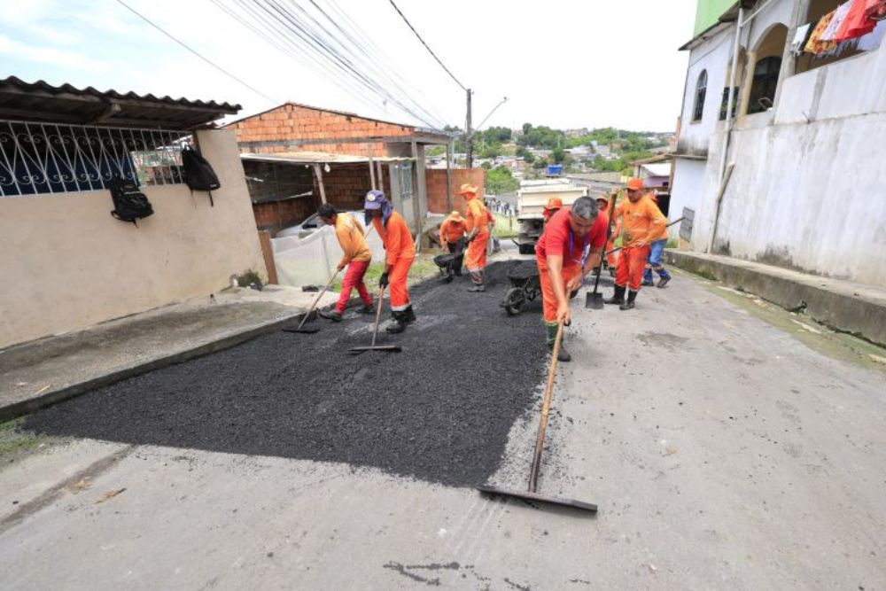 Seminf vistoria frentes de obras no bairro Cidade de Deus
