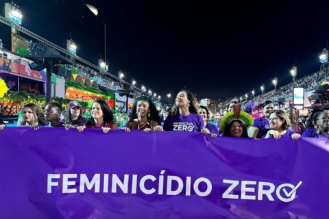 Feminicídio Zero estreia no Carnaval do Rio com faixa na Sapucaí