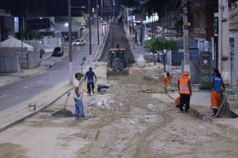 Etapa de fresagem vai concluir aplicação de asfalto na Avenida Maceió