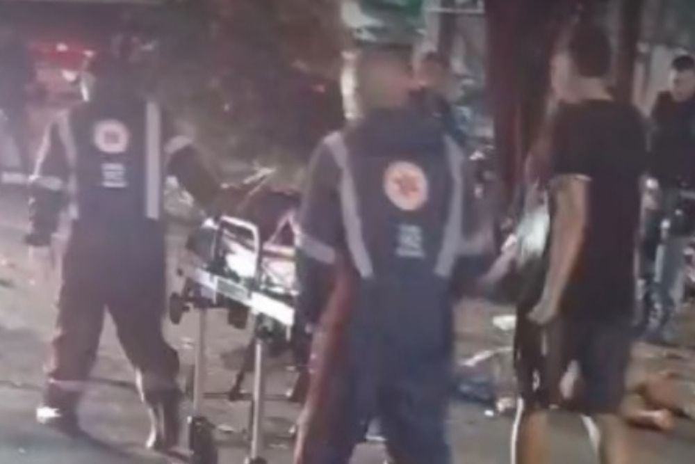 Acidente de trânsito mata três pessoas e deixa duas feridas no bairro São José Acidente de trânsito mata três pessoas e deixa duas feridas no bairro São José