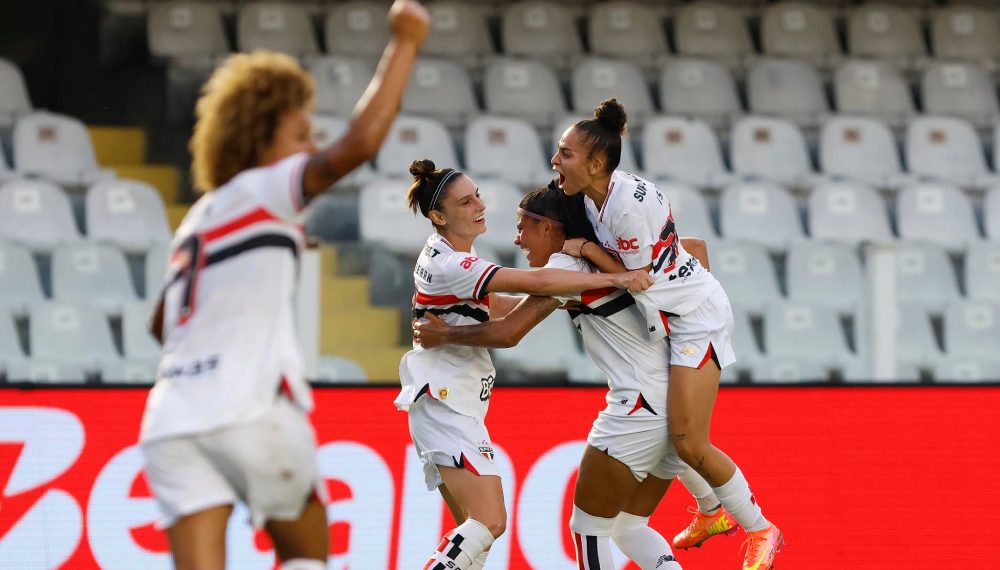 São Paulo e Corinthians garantem vaga na final da Supercopa Feminina São Paulo e Corinthians garantem vaga na final da Supercopa Feminina