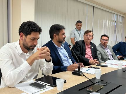 Ageman explica reajuste de 12,32% na tarifa de água e esgoto a vereadores