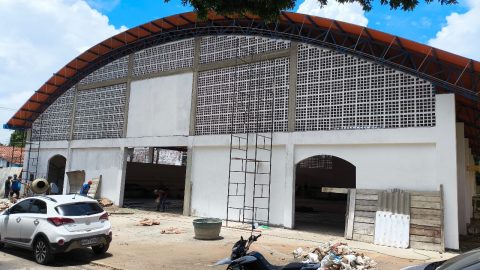 Construção do ginásio do Colégio Nossa Senhora do Carmo chega à fase final