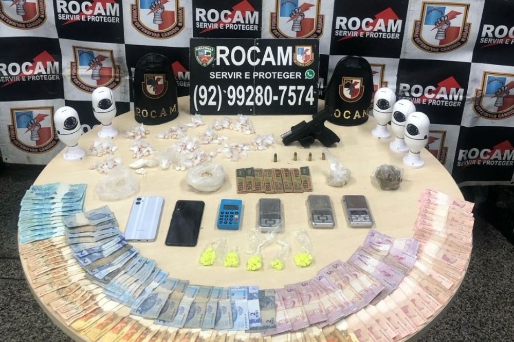 Jovem é preso com 124 trouxinhas de oxi em Manaus Jovem é preso com 124 trouxinhas de oxi em Manaus