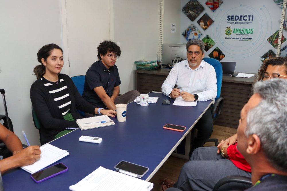 Sedecti recebe representantes da SES-AM para discutir criação de Escola de Saúde Pública Sedecti recebe representantes da SES-AM para discutir criação de Escola de Saúde Pública