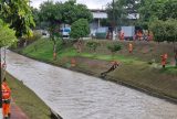 Avenida do Samba recebe ação de limpeza e manutenção do igarapé e áreas esportivas da região