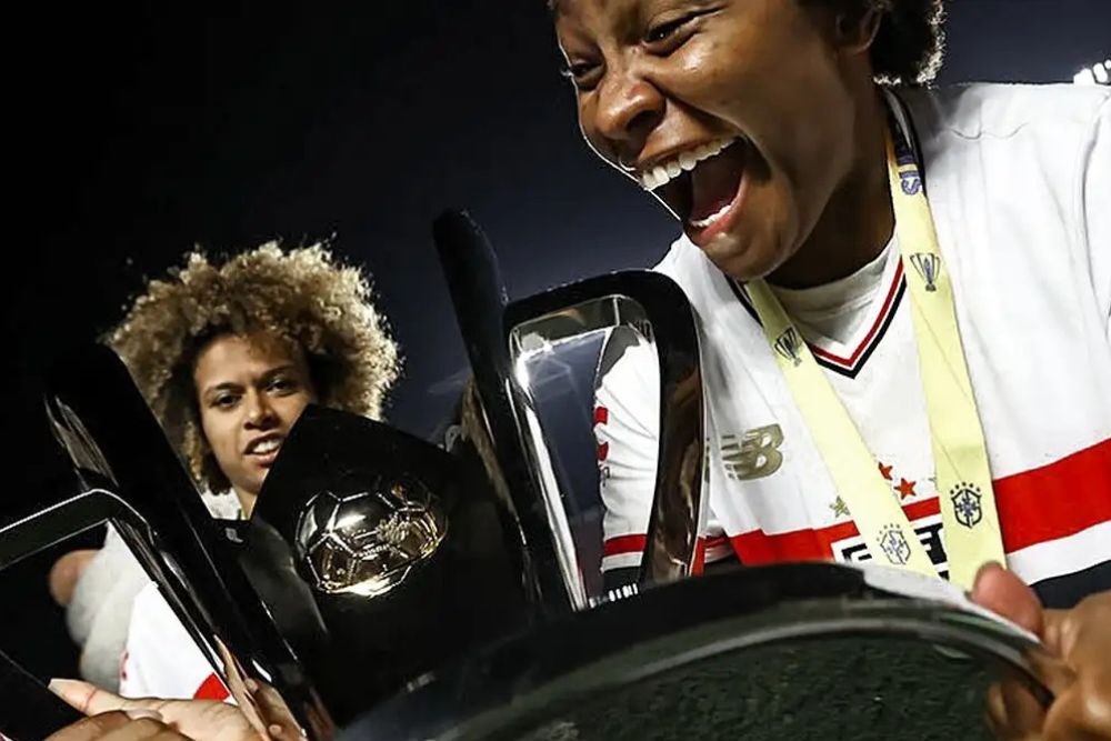 São Paulo quebra hegemonia do Corinthians e fatura Supercopa Feminina São Paulo quebra hegemonia do Corinthians e fatura Supercopa Feminina