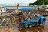 Ecobarreiras contribuem para redução em mais de 50% do volume de lixo retirado do rio Negro