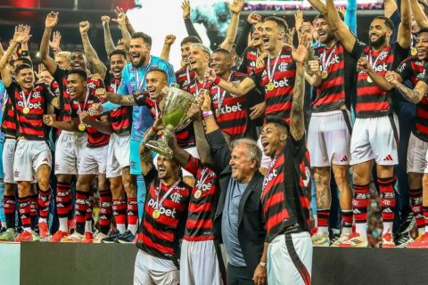 Flamengo é bicampeão carioca após empate sem gols com Fluminense