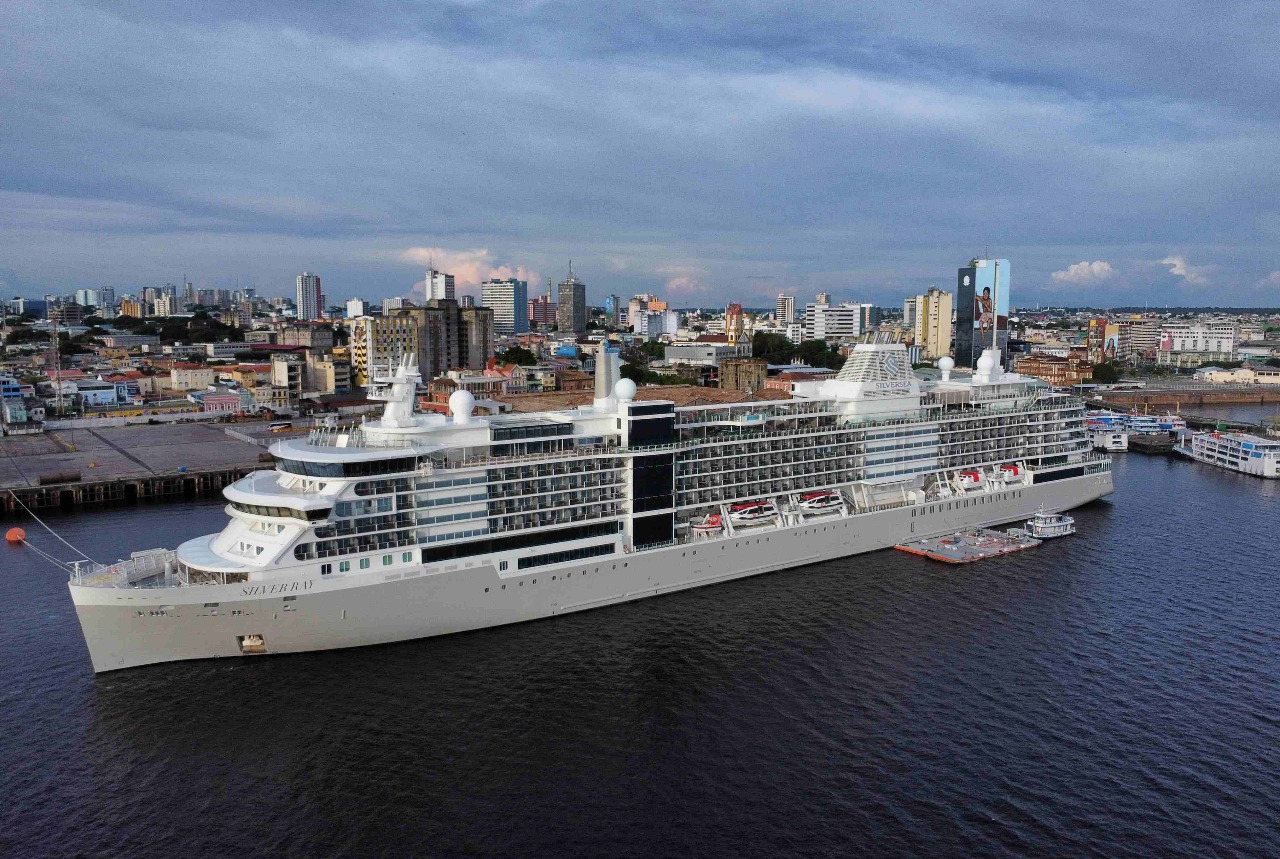 Navio inédito Silver Ray chega a Manaus com mais de 1,1 mil turistas a bordo Navio inédito Silver Ray chega a Manaus com mais de 1,1 mil turistas a bordo
