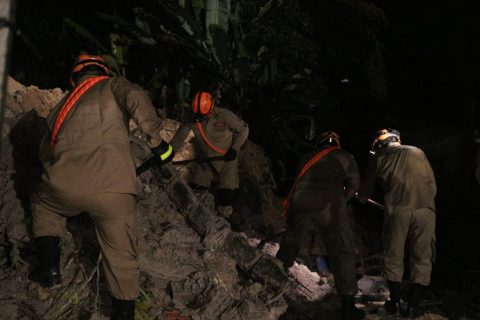 Órgãos estaduais atuam no atendimento às ocorrências da chuva desta quarta-feira em Manaus