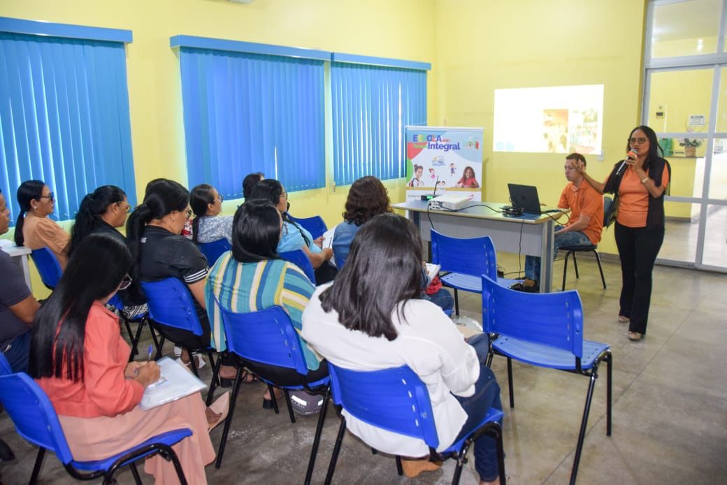 Parintins inicia implantação do Programa Escola em Tempo Integral na rede municipal
