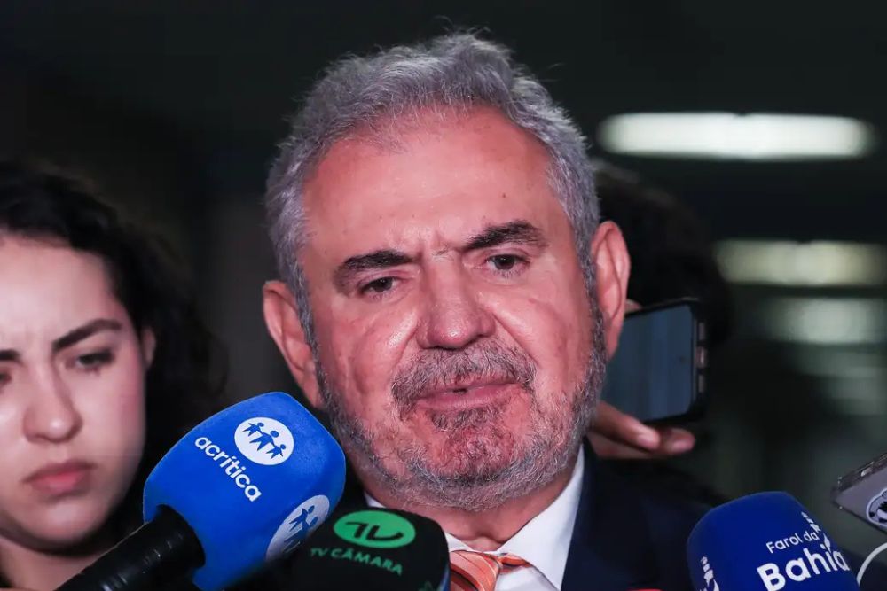 Relator do Orçamento 2025 projeta superávit primário de R$ 15 bilhões Relator do Orçamento 2025 projeta superávit primário de R$ 15 bilhões