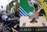 Polícia prende dupla com 30 trouxinhas de oxi e captura foragido com moto roubada em Manaus