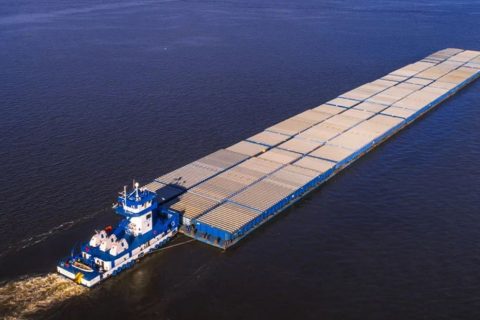 Novo comboio fluvial bate recorde no transporte de grãos nos rios amazônicos