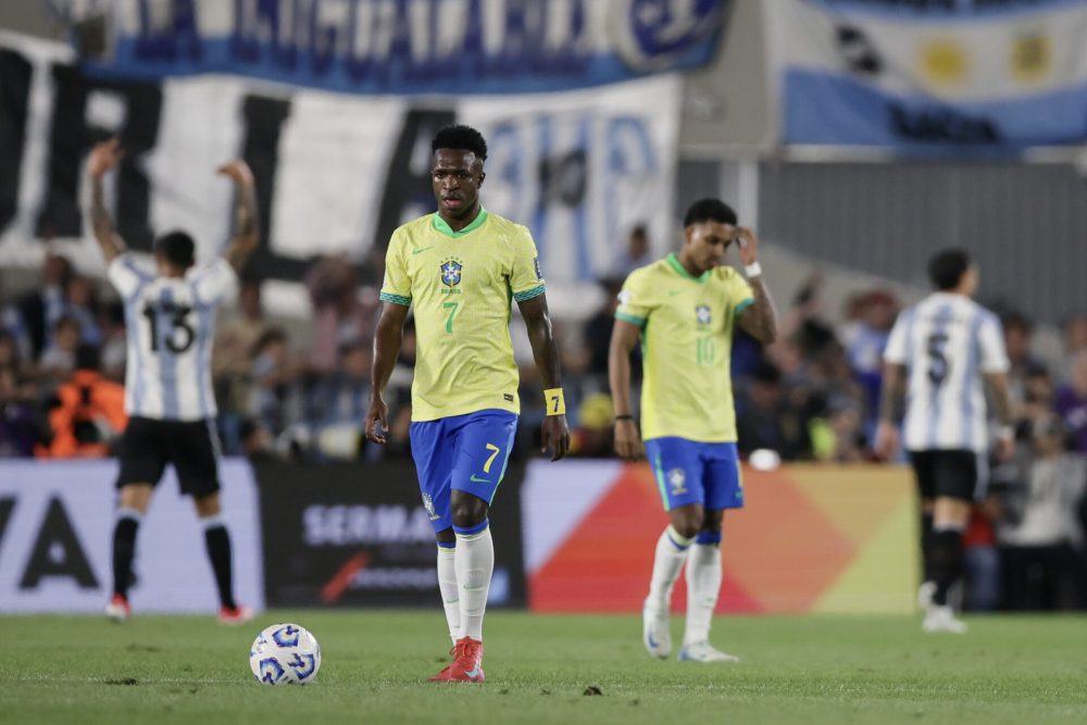 Em noite para esquecer, Brasil é goleado pela Argentina por 4 a 1 Em noite para esquecer, Brasil é goleado pela Argentina por 4 a 1