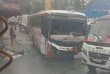 Ônibus colide com vários outros veículos em descida de ladeira na Zona Leste de Manaus