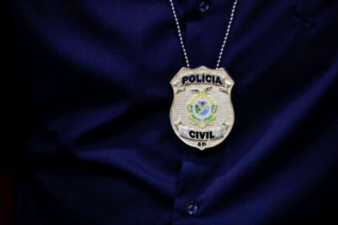 PC-AM prende dupla suspeita de roubar R$ 4,9 mil de empresa de cosméticos no Vieiralves