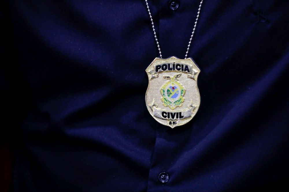 PC-AM prende dupla suspeita de roubar R$ 4,9 mil de empresa de cosméticos no Vieiralves PC-AM prende dupla suspeita de roubar R$ 4,9 mil de empresa de cosméticos no Vieiralves