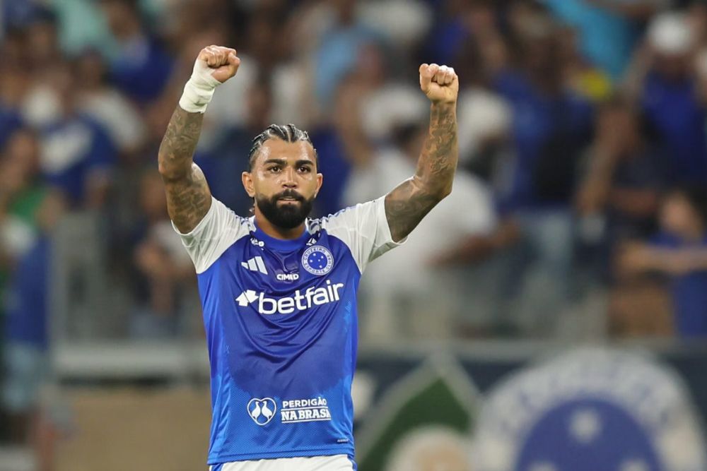 Cruzeiro vence em estreia do Brasileir&atilde;o com gols de Gabigol e Dudu