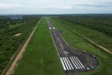 Prefeitura de Parintins mantém obras de recapeamento de 600m da pista do aeroporto