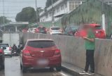 Trânsito na Avenida Darcy Vargas foi afetado por pane mecânica e forte chuvaTrânsito na Avenida Darcy Vargas foi afetado por pane mecânica e forte chuva