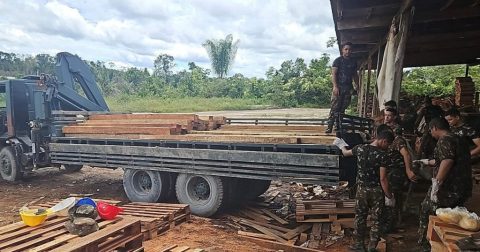 Madeiras apreendidas de crimes ambientais em Manacapuru são doadas ao Exército