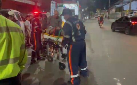 Acidente entre caminhonete e moto deixa um homem ferido no bairro Zumbi