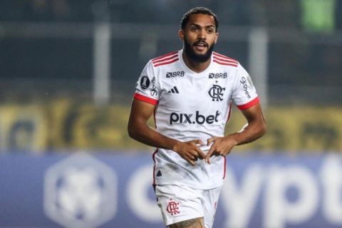 Flamengo vence jogo na Libertadores com gol de estreante