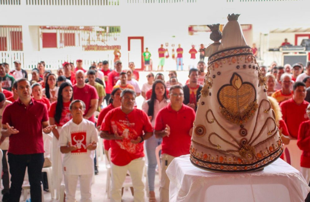 Boi Garantido realiza missa em ação de graças pela abertura de trabalhos nos galpões Boi Garantido realiza missa em ação de graças pela abertura de trabalhos nos galpões