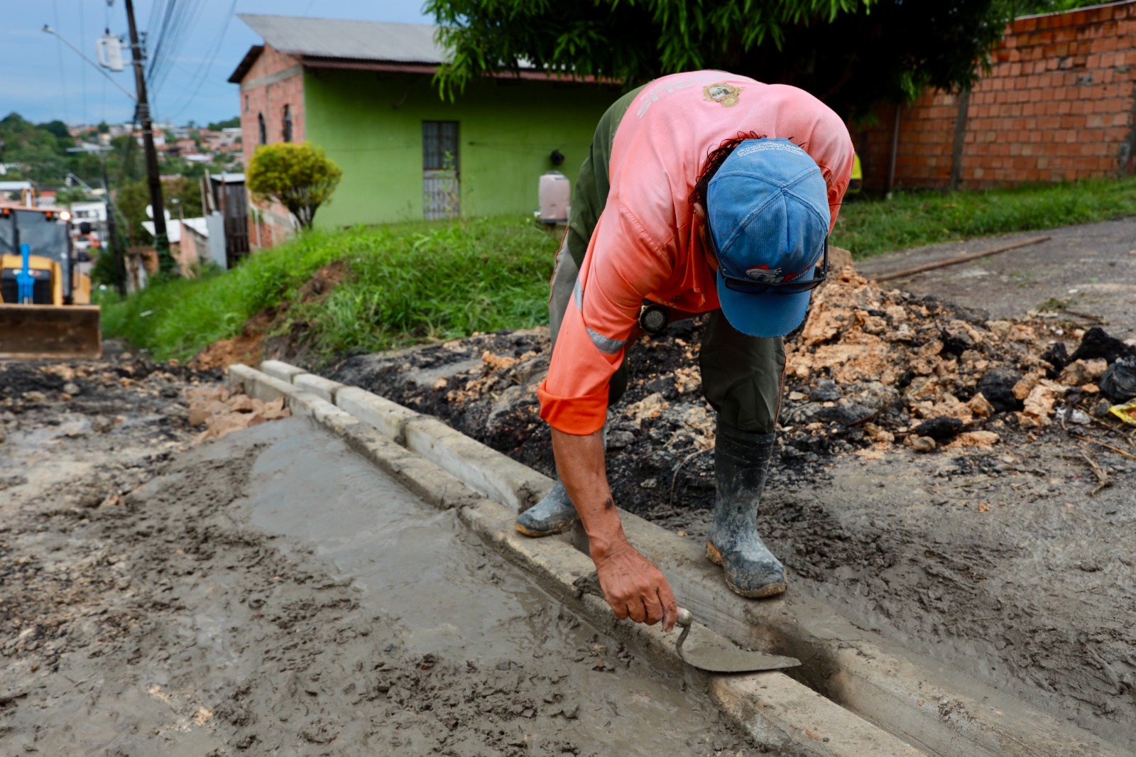 Prefeitura de Manaus trabalha na implantação de canaletas no bairro Novo Aleixo Prefeitura de Manaus trabalha na implantação de canaletas no bairro Novo Aleixo