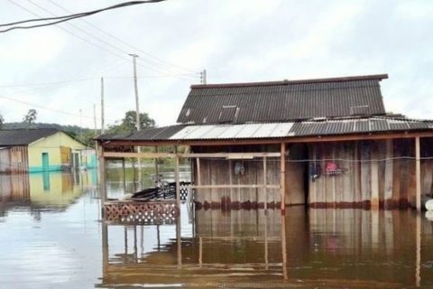 Cinco municípios decretam situação de emergência pelas cheias dos rios no Amazonas