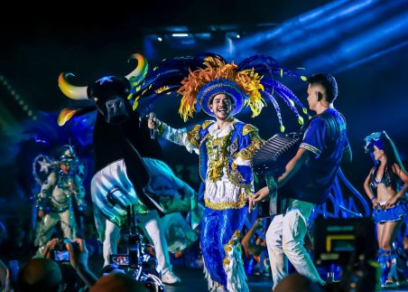Caprichoso comemora apresentação na abertura do Festival de Parintins