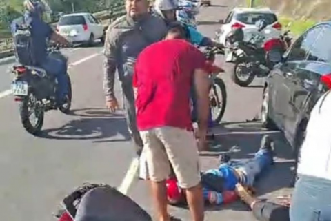 Colisão entre carro e moto resulta em morte na Avenida das Torres