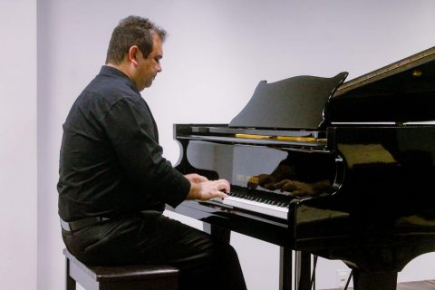 Inscrições para curso gratuito de teoria musical para comunidade LGBTQIAPN+ encerram no final de abril