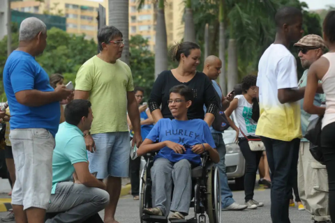 Presença de rampa para cadeirante aumenta quatro vezes em 12 anos