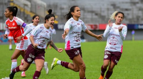 Ferroviária vence Internacional e divide liderança com Cruzeiro no Brasileiro A1