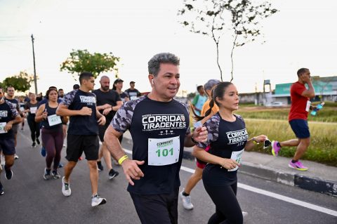 Tadeu de Souza participa da Corrida Tiradentes e destaca papel social da PMAM