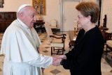 Dilma Rousseff destaca pontificado humanista e corajoso de Francisco