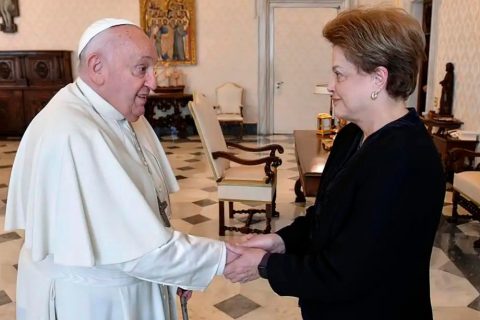 Dilma Rousseff destaca pontificado humanista e corajoso de Francisco