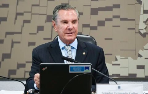 Ex-presidente Fernando Collor deixa presídio para cumprir pena em casa