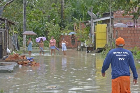 Defesa Civil de Manaus intensifica ações após fortes chuvas deste domingo (27)