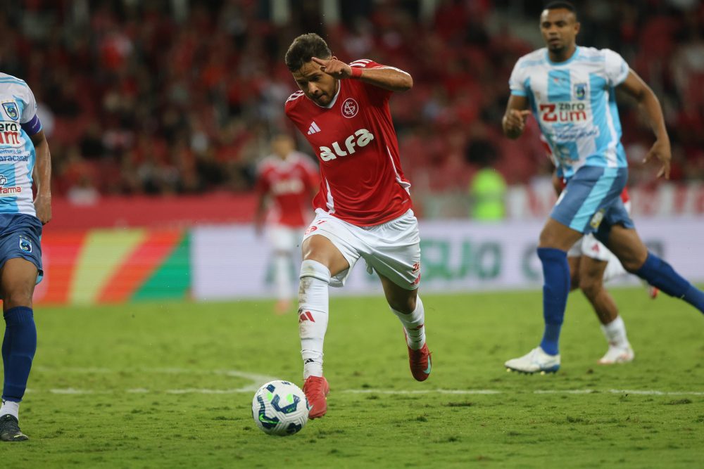 Inter garante vitória magra contra o Maracanã e larga em vantagem na Copa do Brasil Inter garante vitória magra contra o Maracanã e larga em vantagem na Copa do Brasil