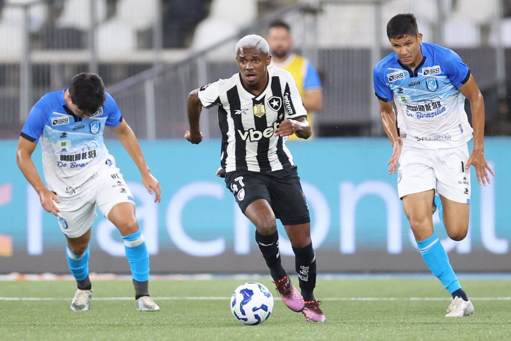 Botafogo goleia o Capital e encaminha classificação para oitavas da Copa do Brasil Botafogo goleia o Capital e encaminha classificação para oitavas da Copa do Brasil