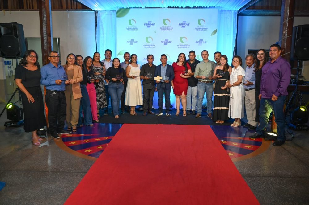 Empreendedores de Itacoatiara são homenageados em premiação do Sebrae-AM Empreendedores de Itacoatiara são homenageados em premiação do Sebrae-AM