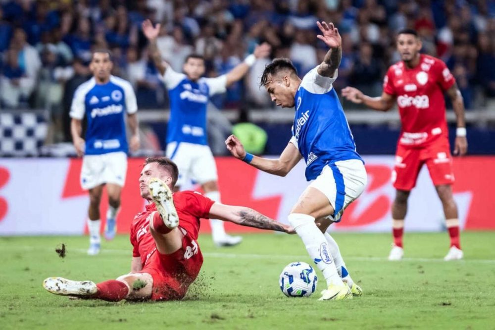 Cruzeiro vence Vila Nova e encaminha vaga nas oitavas da Copa do Brasil Cruzeiro vence Vila Nova e encaminha vaga nas oitavas da Copa do Brasil