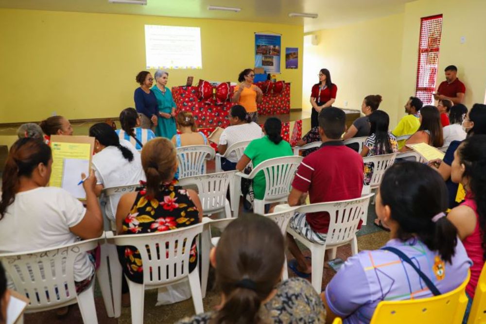 Curso capacita cuidadores informais para atenção à saúde de idosos em Manaus Curso capacita cuidadores informais para atenção à saúde de idosos em Manaus